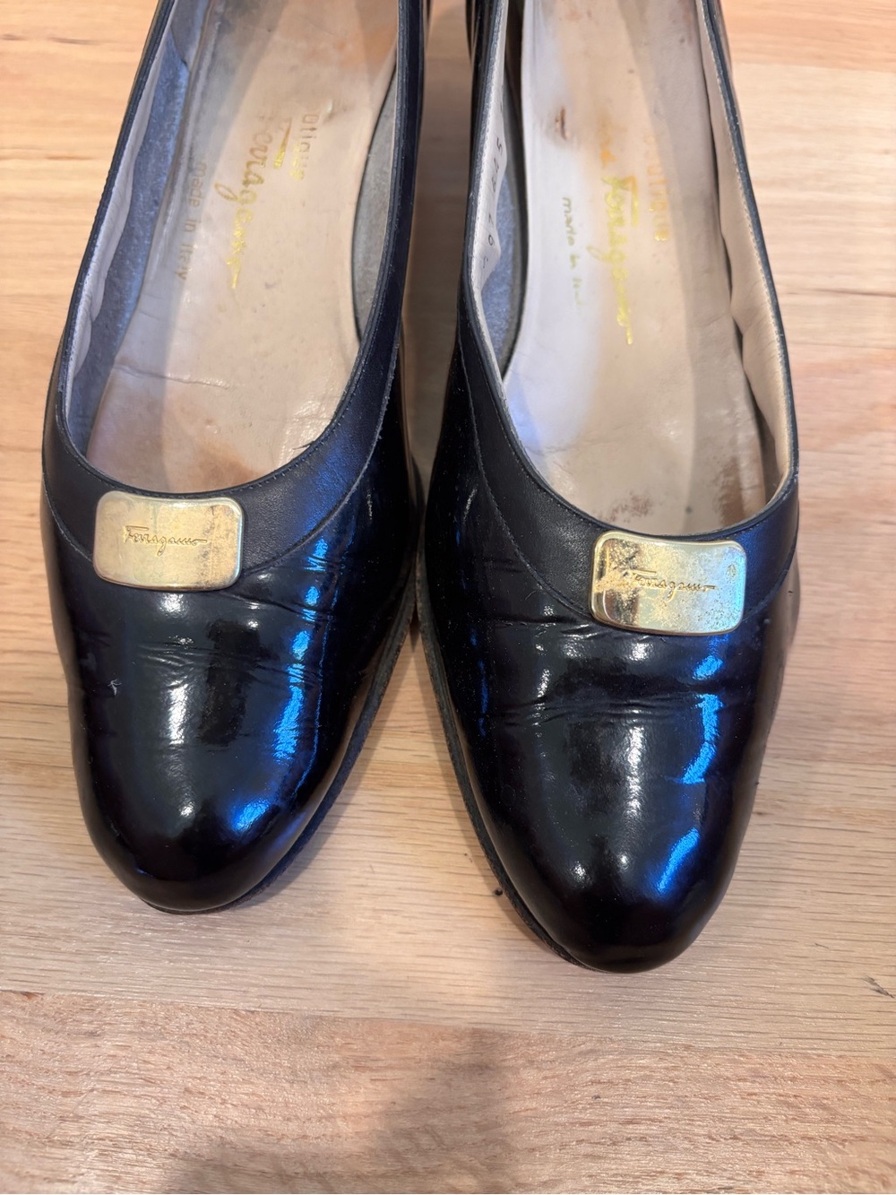 Salvatore Ferragamo black patent leather heels size US 10 - Picture 5 of 11